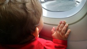 Foto da primeira viagem de avião da Helena.